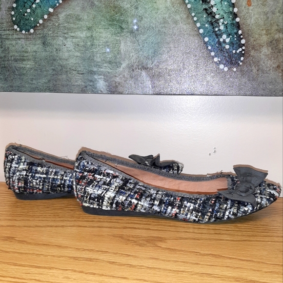 Gorgeous Flat Shoes with Accent Bow - Picture 7 of 10